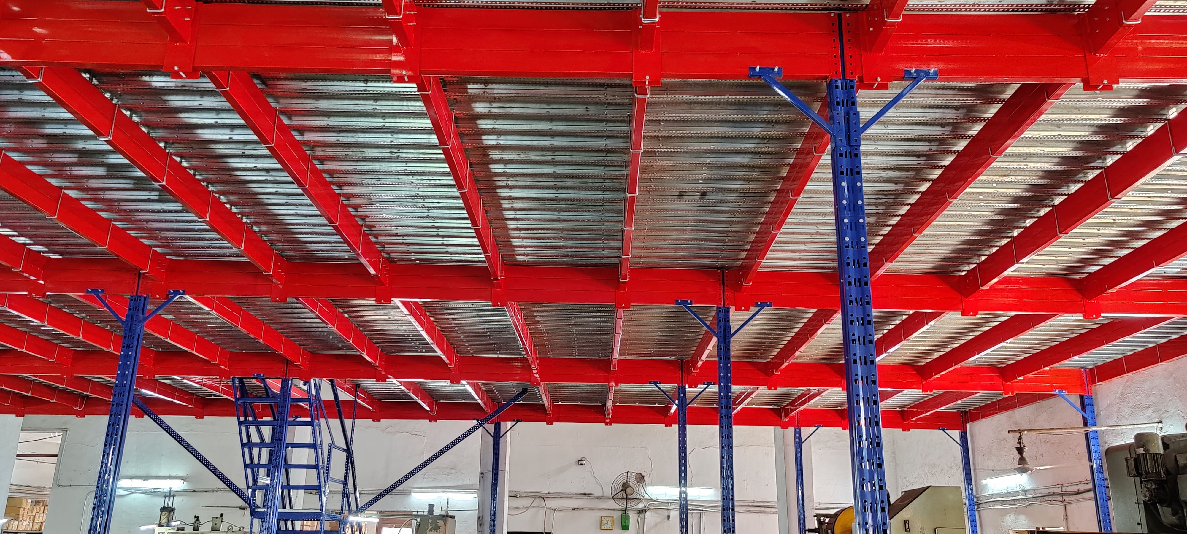                       Mezzanine Floor<br><span>Heavy Duty</span>                  
